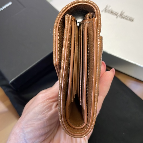 SAINT LAURENT 🤎 MONOGRAMME SMALL TRIFOLD WALLET GRAIN - Picture 6 of 7